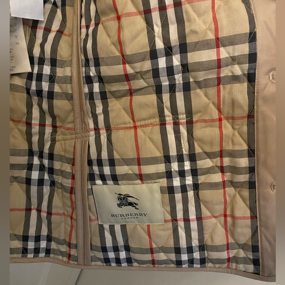 Burberry Quilted Jacket - Picture 4 of 15